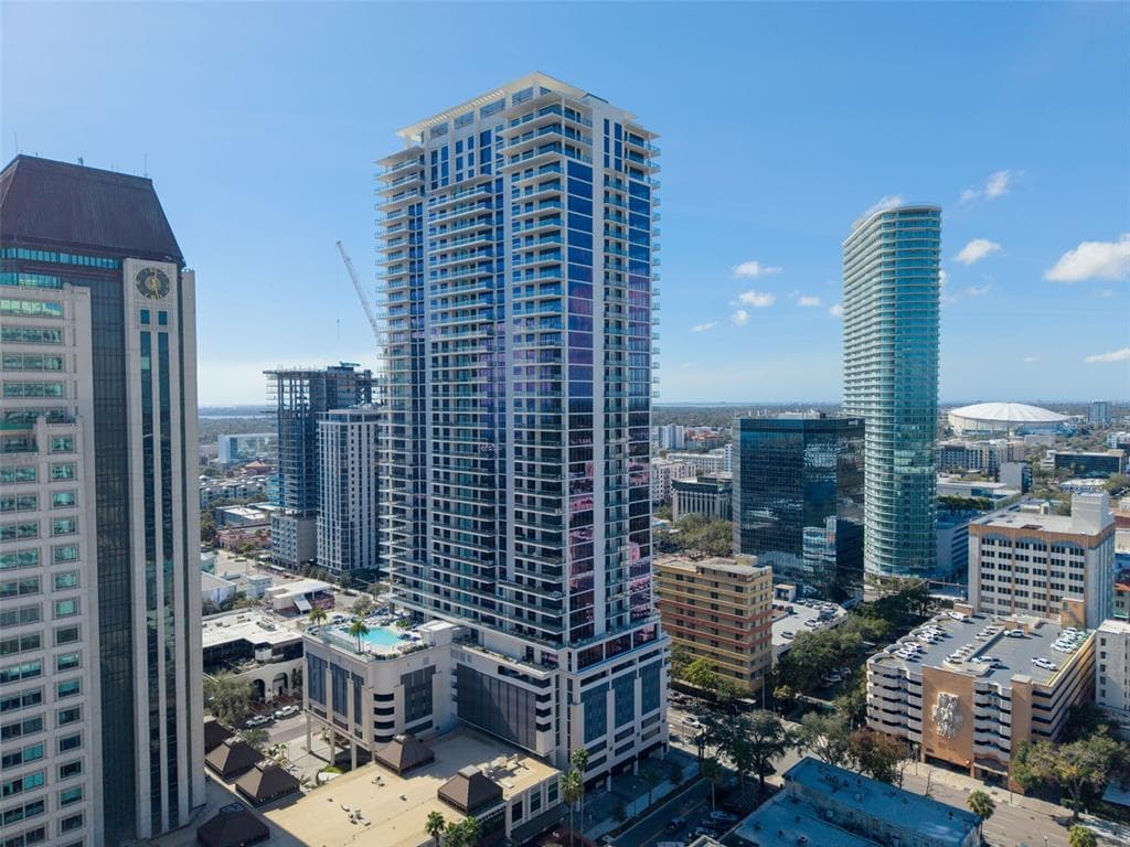 275 1ST AVENUE S UNIT 3304 ST PETERSBURG, FL 33701