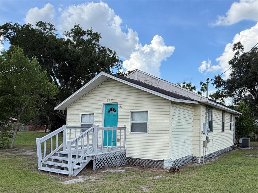 513 W 1ST STREET LAKELAND, FL 33805