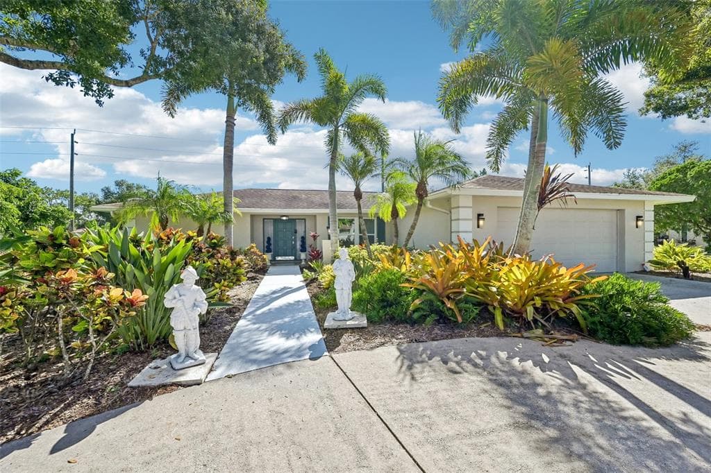 8111 TIMBER LAKE LANE SARASOTA, FL 34243