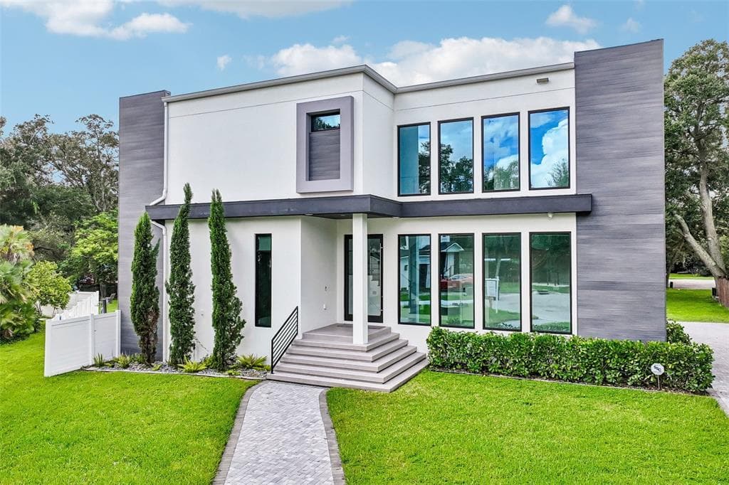 8103 N RIVER SHORE DRIVE TAMPA, FL 33604