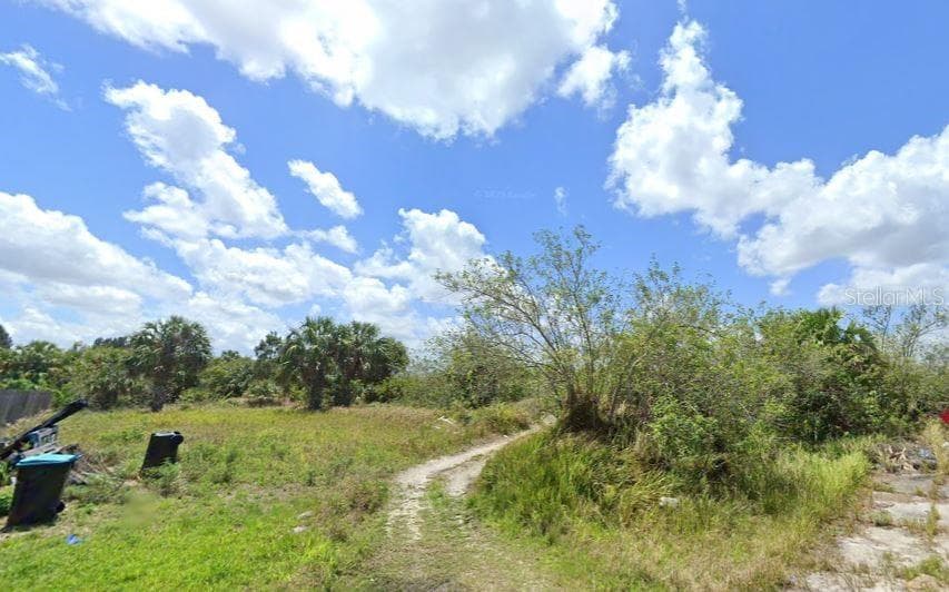 896 LAIKA ROAD SW PALM BAY, FL 32908