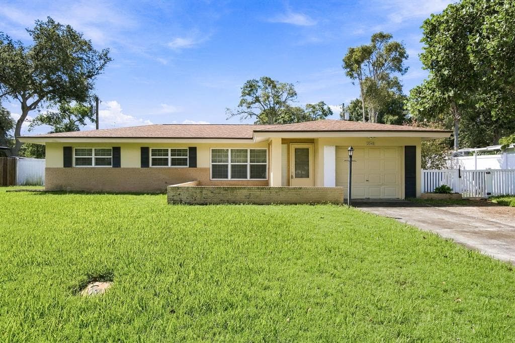 2548 FOREST PARKWAY N LARGO, FL 33771
