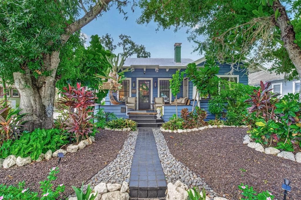 2318 7TH AVENUE W BRADENTON, FL 34205