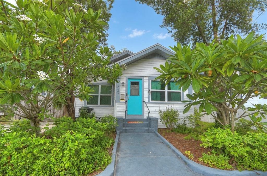 1527 13TH STREET S ST PETERSBURG, FL 33705