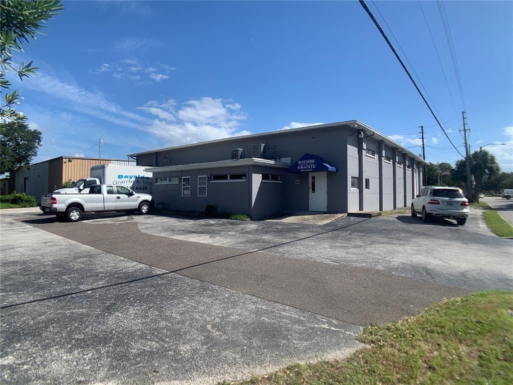 3199 22ND AVENUE N ST PETERSBURG, FL 33713