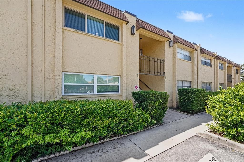 4450 40TH AVENUE N UNIT D12 ST PETERSBURG, FL 33714