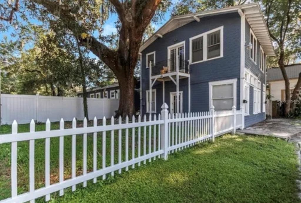 210 E PLYMOUTH STREET UNIT A TAMPA, FL 33603
