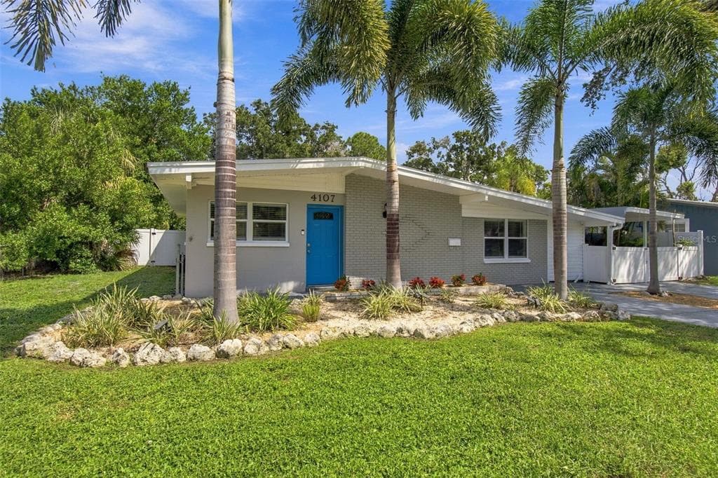4107 W WYOMING AVENUE TAMPA, FL 33616