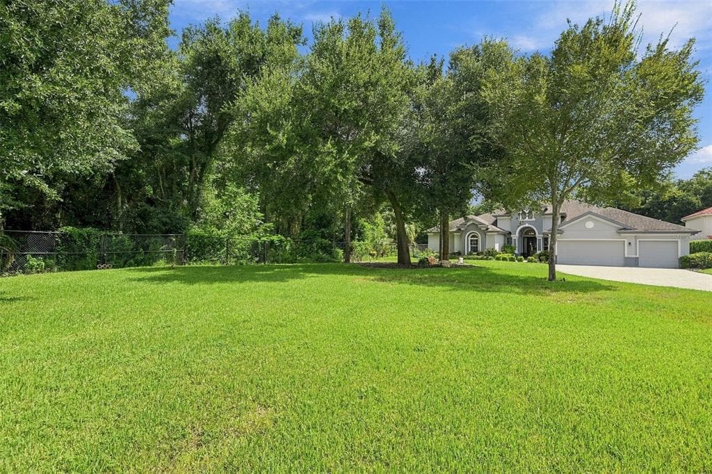 510 CREEKSIDE COURT