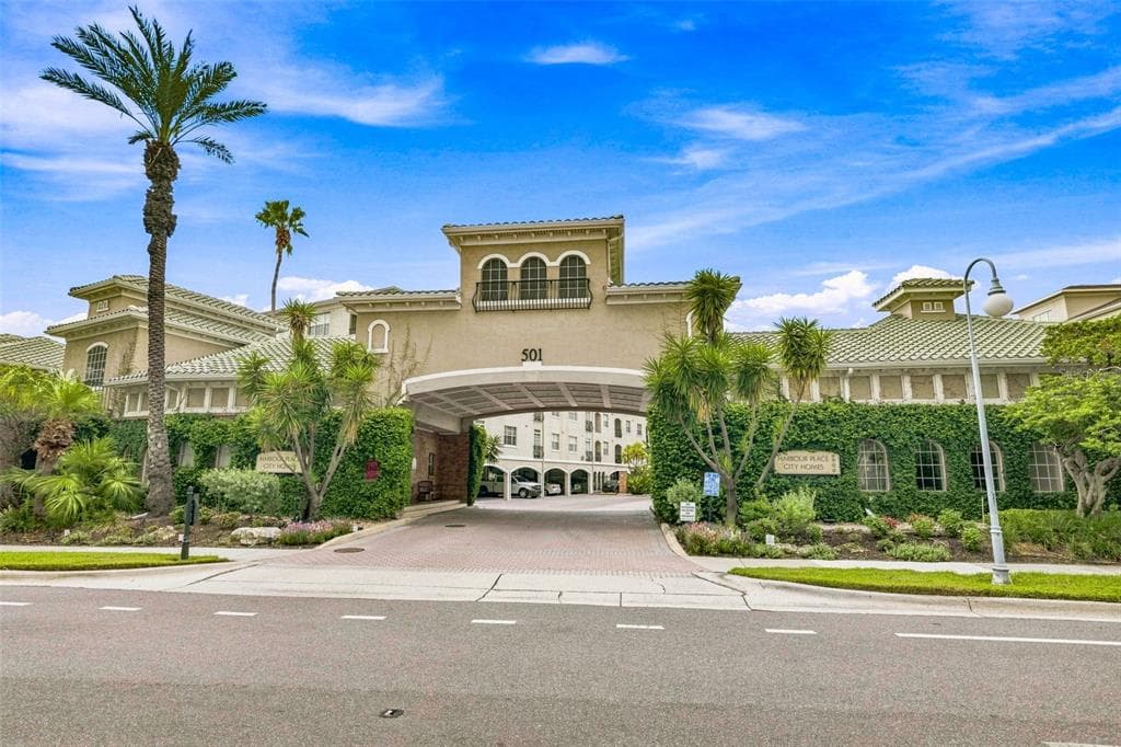 501 KNIGHTS RUN AVENUE UNIT 2202 TAMPA, FL 33602