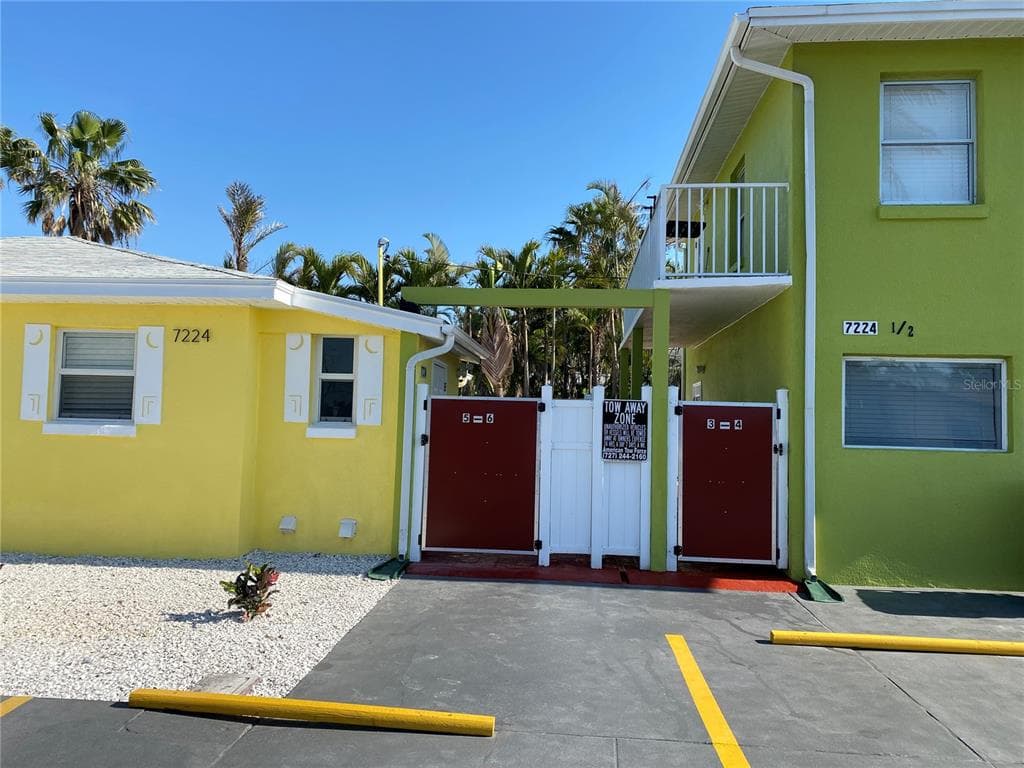 7224 1/2 COQUINA WAY UNIT 3