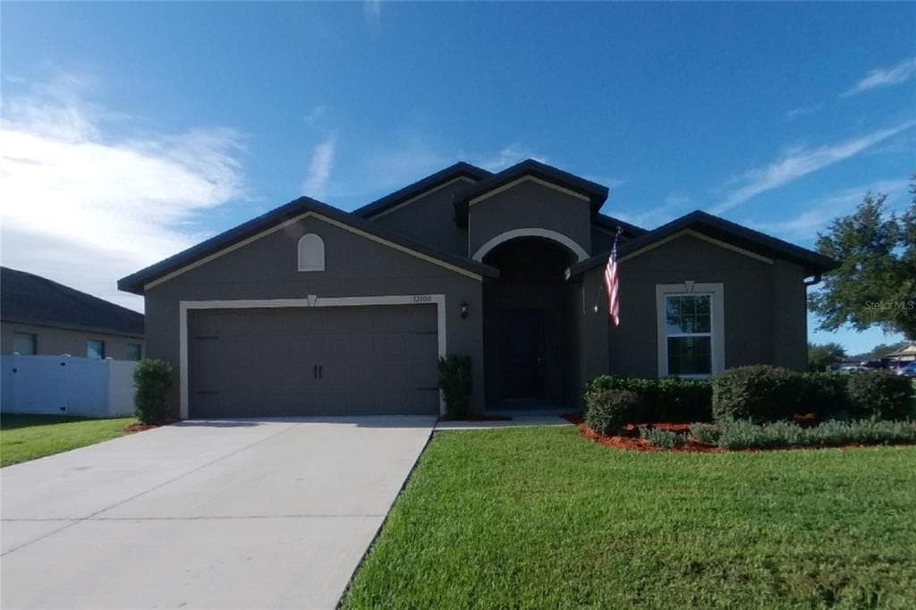 12100 BUTTONBUSH LOOP LEESBURG, FL 34788