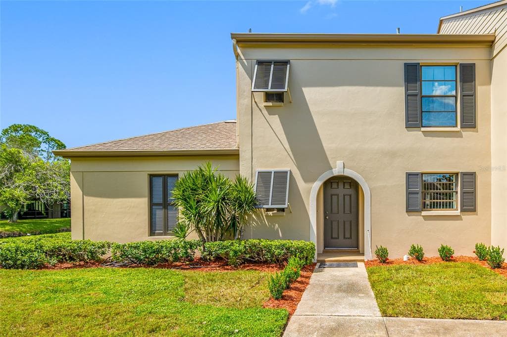 2467 KINGFISHER LANE UNIT 101H CLEARWATER, FL 33762