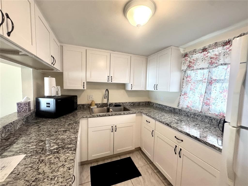 7701 STARKEY ROAD UNIT 638 SEMINOLE, FL 33777