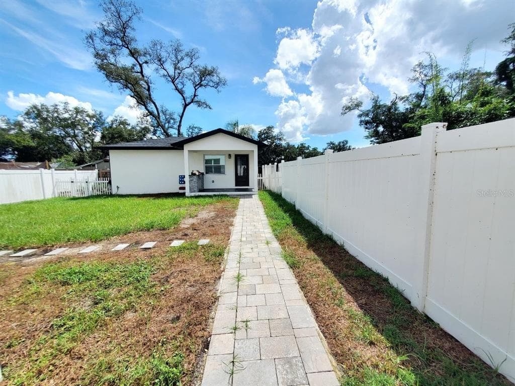 922 W KNOLLWOOD STREET UNIT 2 TAMPA, FL 33604