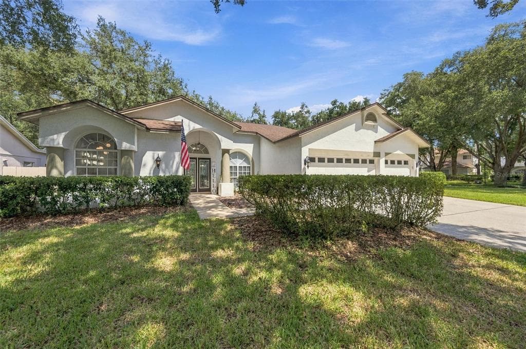 9316 KNIGHTSBRIDGE COURT