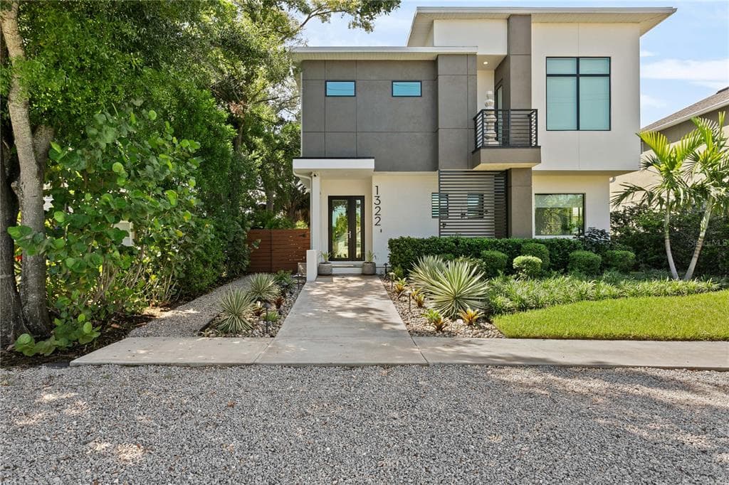 1322 W GRACE STREET TAMPA, FL 33607