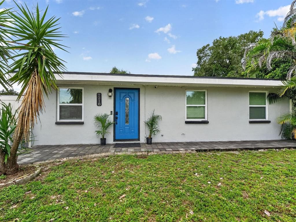 9218 W ROBSON STREET TAMPA, FL 33615