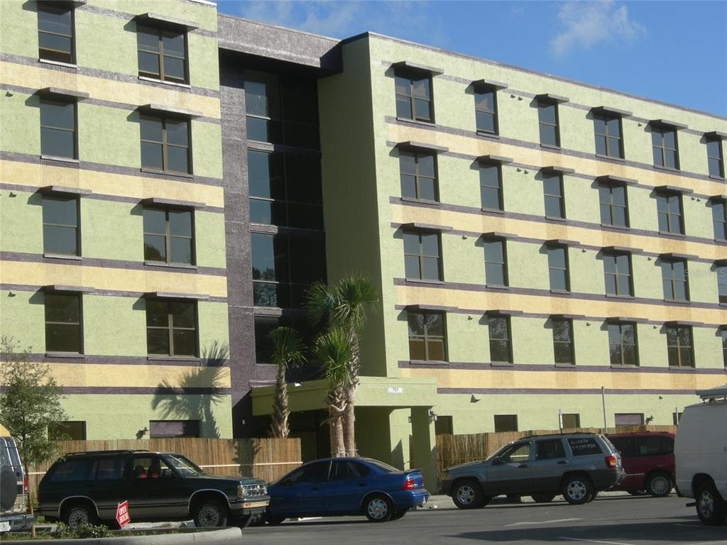 701 S MADISON AVENUE UNIT 405 CLEARWATER, FL 33756