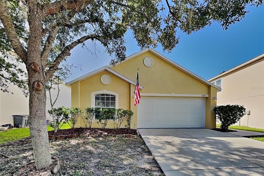 13235 WATERFORD CASTLE DRIVE DADE CITY, FL 33525