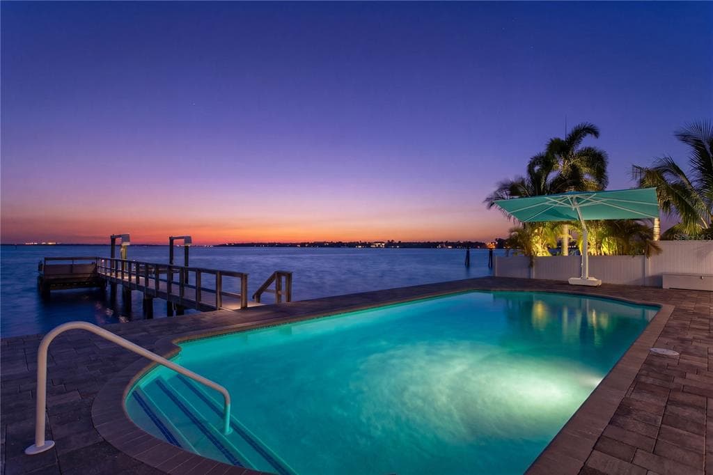 7989 CAUSEWAY BOULEVARD N ST PETERSBURG, FL 33707