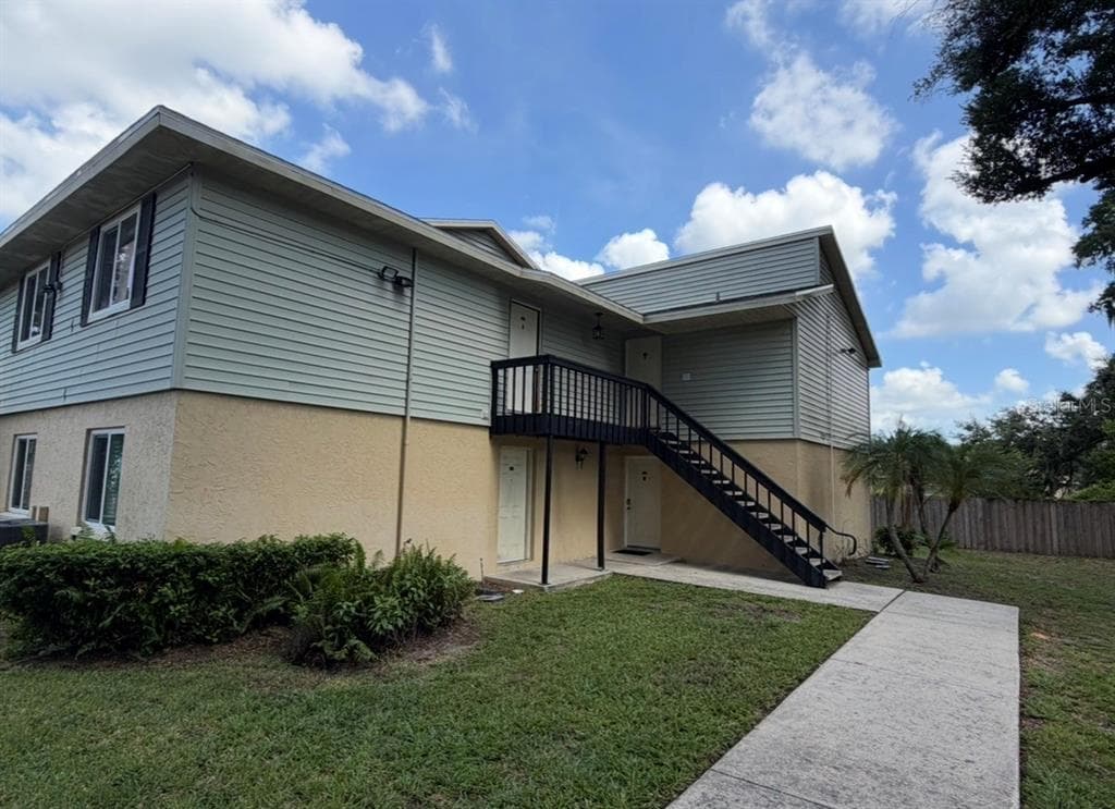 206 THORN TREE PLACE BRANDON, FL 33510