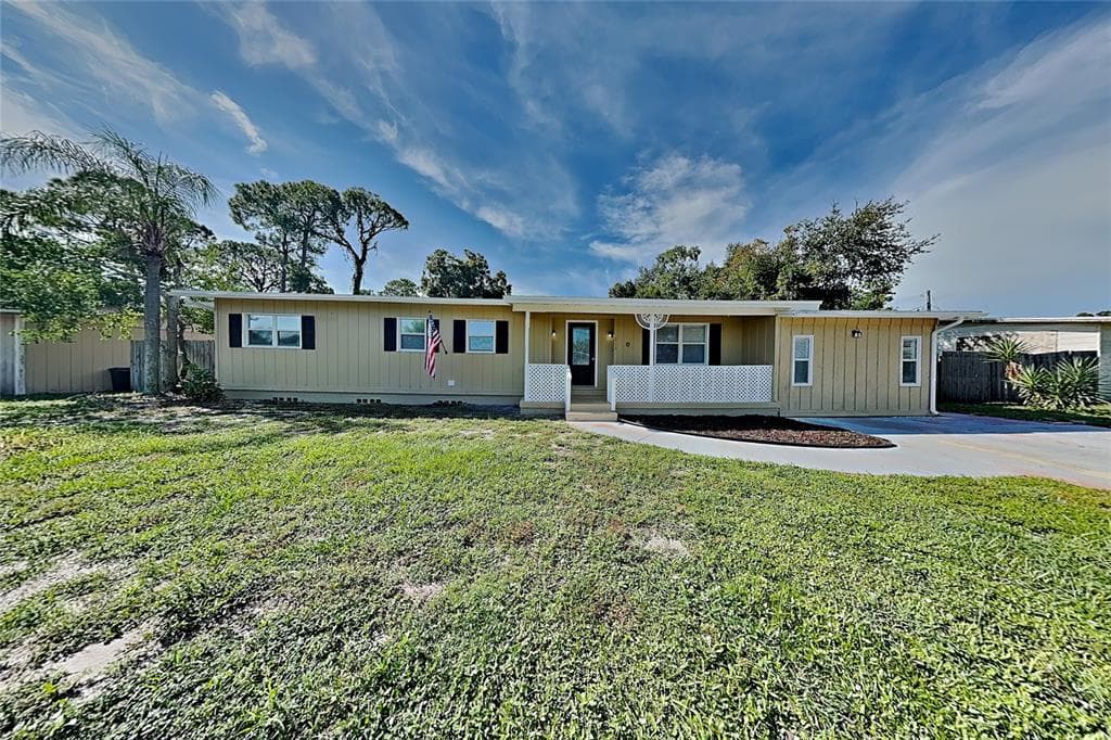 212 65TH AVENUE W BRADENTON, FL 34207