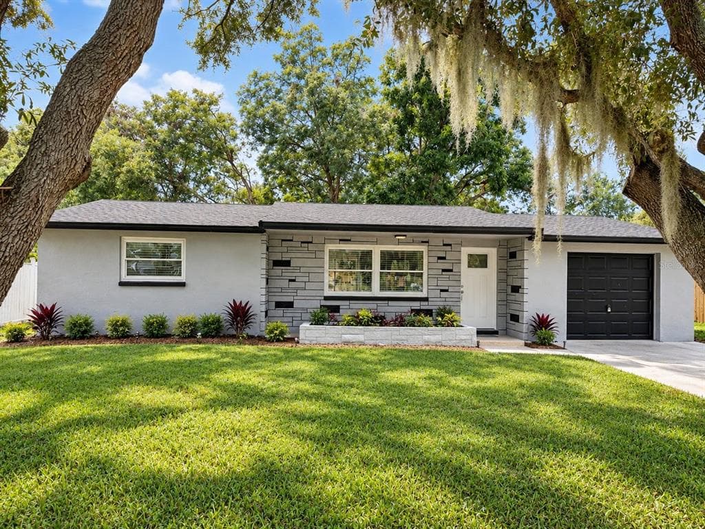 6220 MAPLEWOOD DRIVE NEW PORT RICHEY, FL 34653