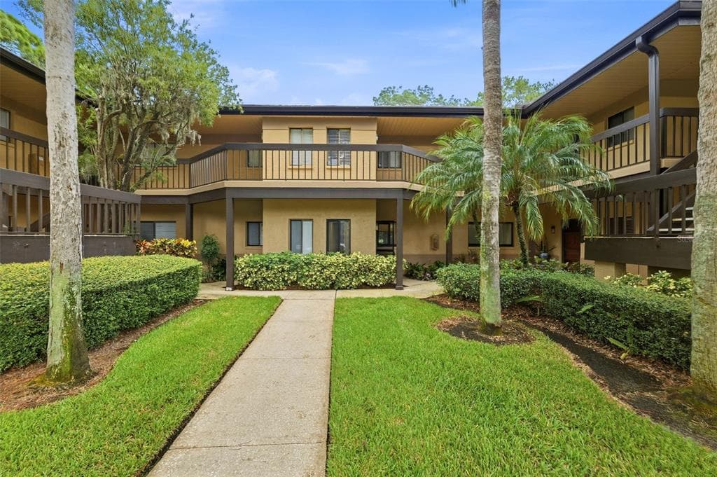 2687 SABAL SPRINGS CIRCLE UNIT 104 CLEARWATER, FL 33761