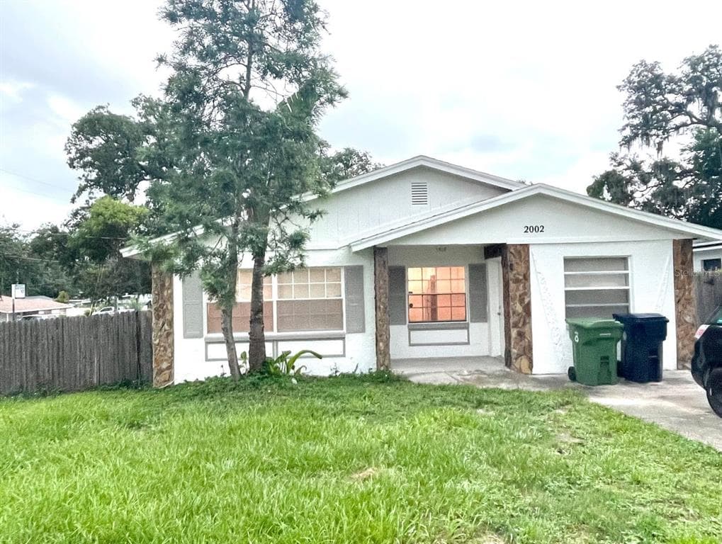 2002 E ESKIMO AVENUE UNIT B TAMPA, FL 33604