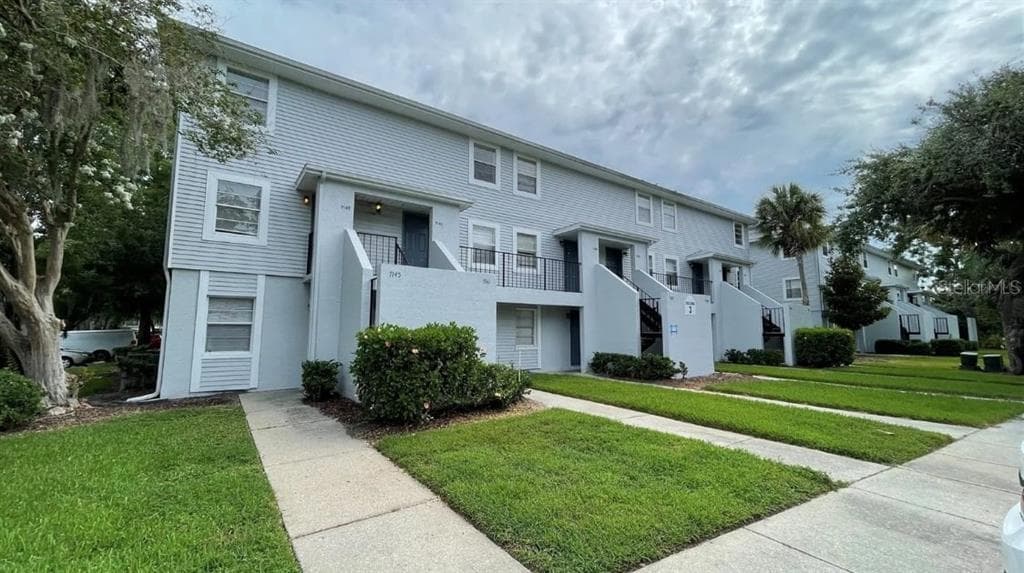 7148 WATERSIDE DRIVE UNIT 31 TAMPA, FL 33617