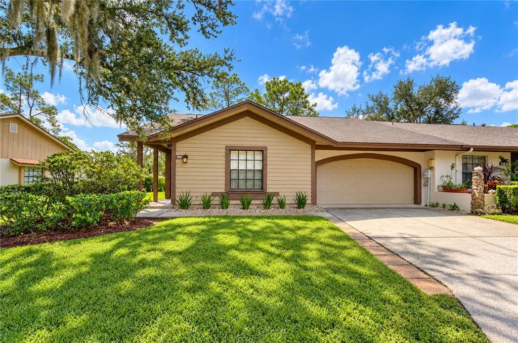 3942 SHORESIDE CIRCLE TAMPA, FL 33624