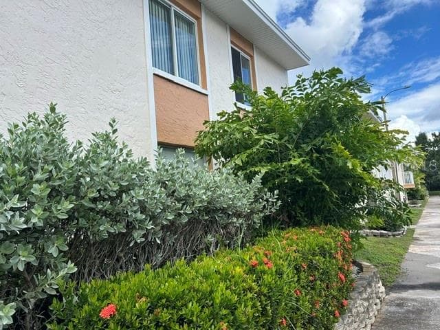 9940 7TH WAY N UNIT 201 ST PETERSBURG, FL 33702