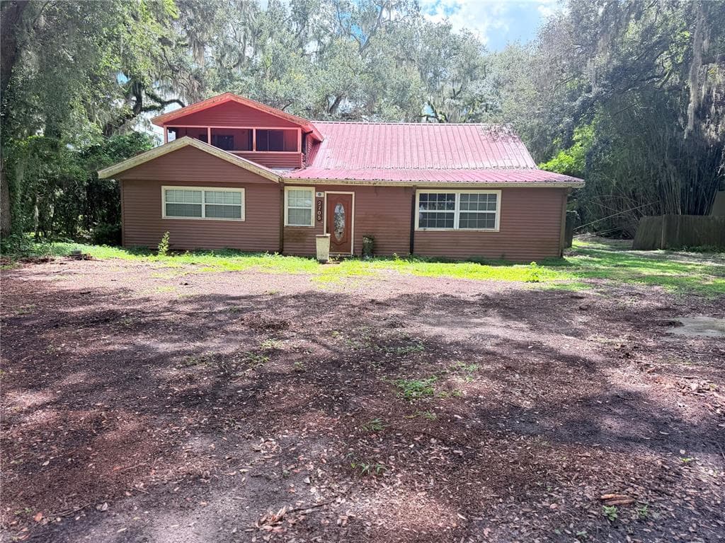 2705 STEARNS ROAD VALRICO, FL 33596