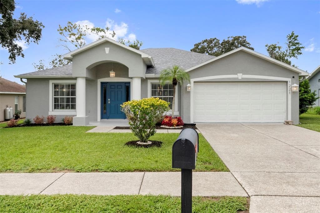 1221 OVERLAND DRIVE SPRING HILL, FL 34608