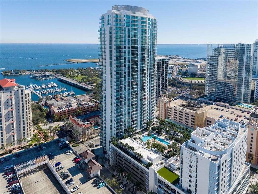 100 1ST AVENUE N UNIT 305