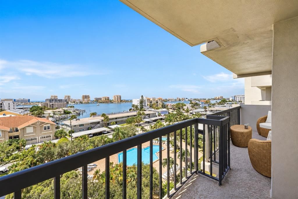 400 ISLAND WAY UNIT 701