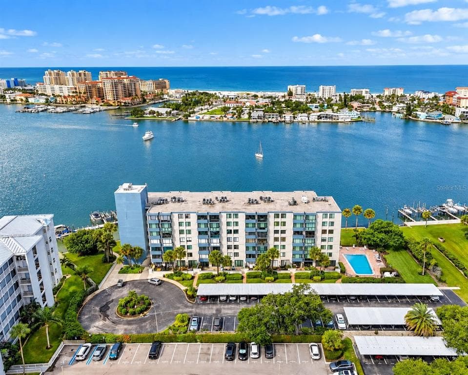 644 ISLAND WAY UNIT 406 CLEARWATER, FL 33767