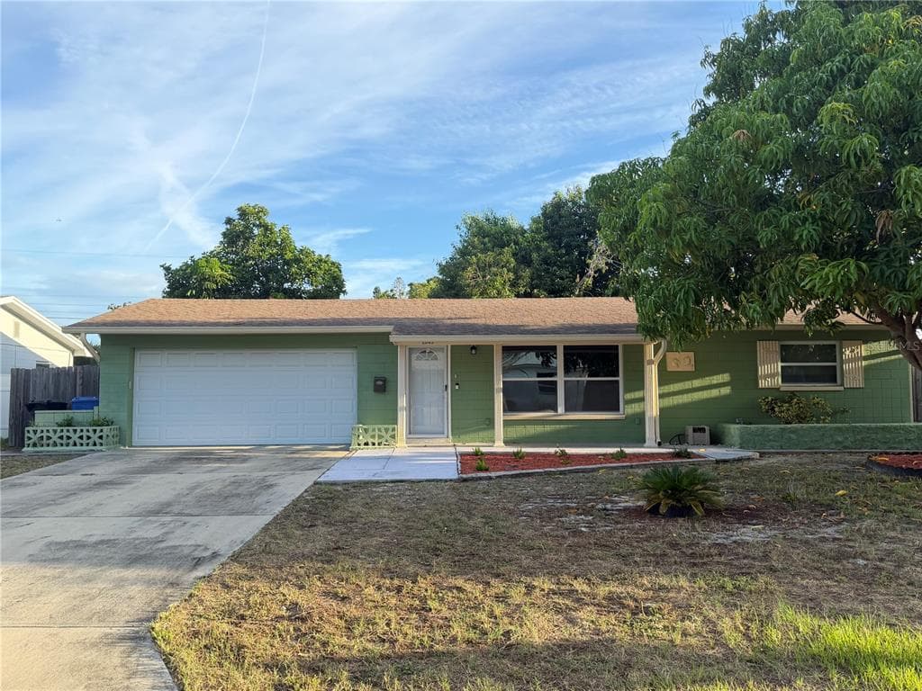 2049 64TH AVENUE S ST PETERSBURG, FL 33712