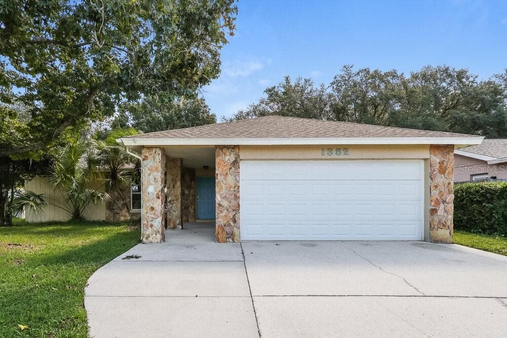 1352 FOXBORO DRIVE BRANDON, FL 33511
