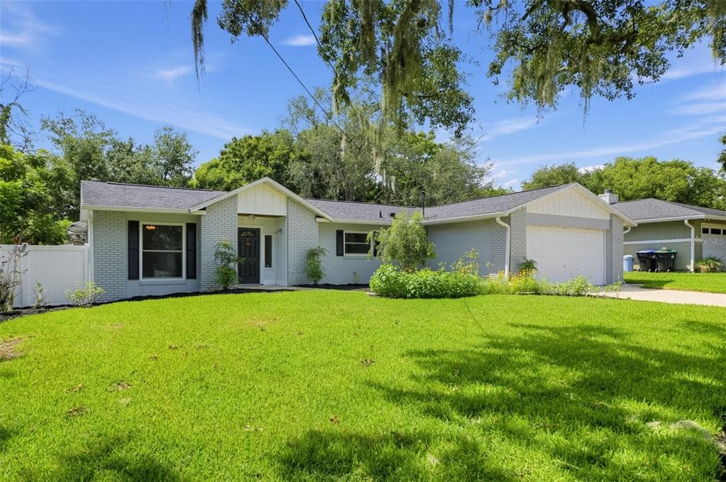 2638 BALKAN STREET APOPKA, FL 32703