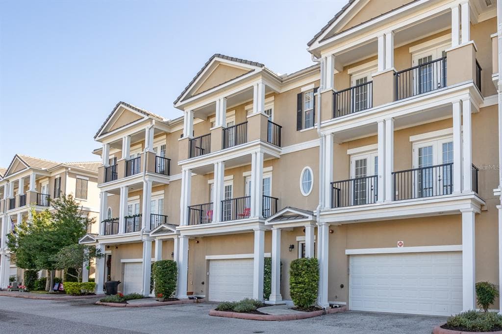 390 NEWBURY PLACE N ST PETERSBURG, FL 33716