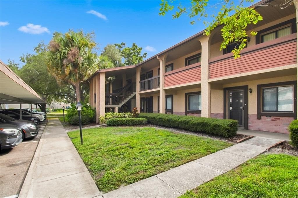 721 83RD AVENUE N UNIT 202 ST PETERSBURG, FL 33702