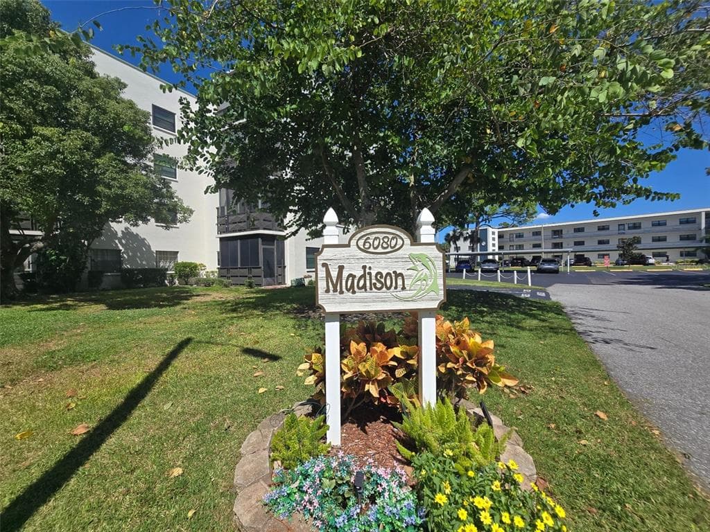 6080 80TH STREET N UNIT 102 ST PETERSBURG, FL 33709