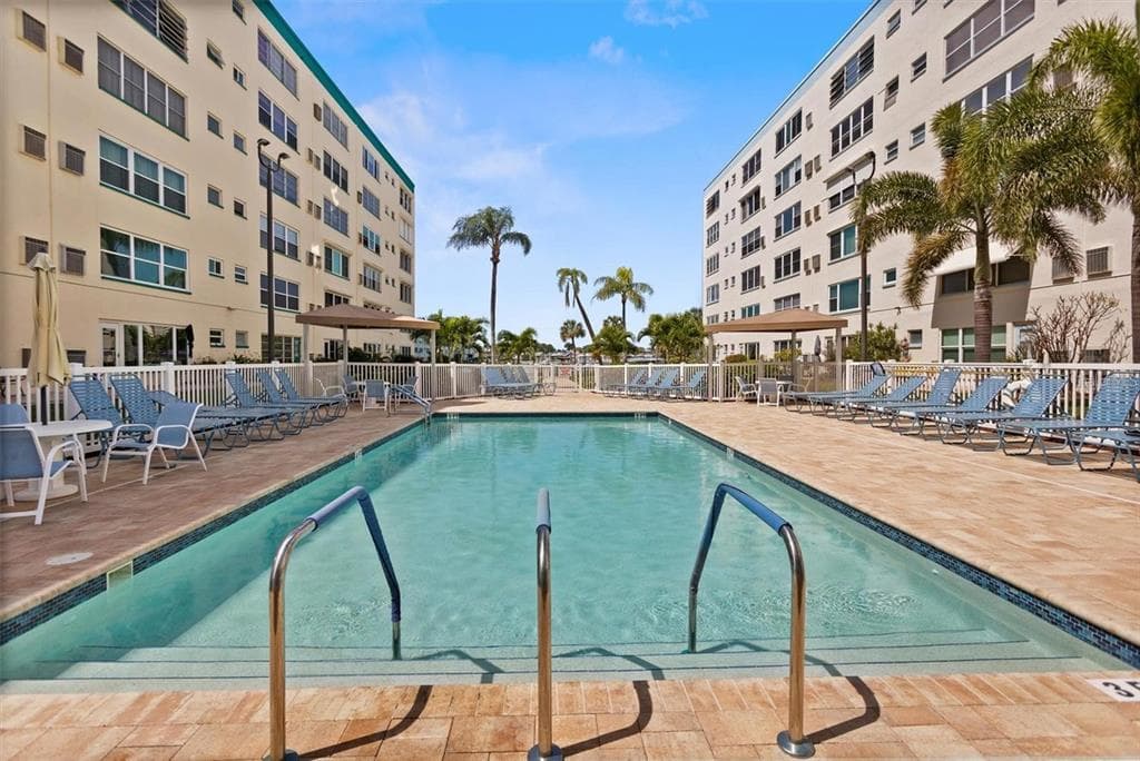 2960 59TH STREET S UNIT 105 GULFPORT, FL 33707