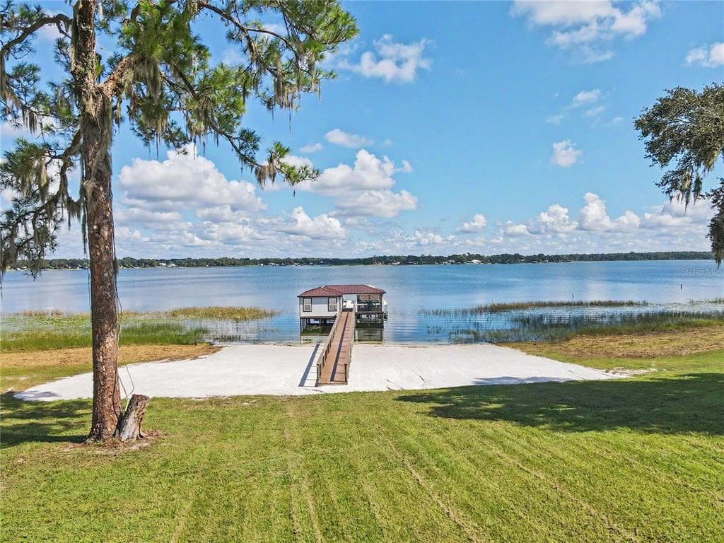 10915 SE SUNSET HARBOR ROAD SUMMERFIELD, FL 34491