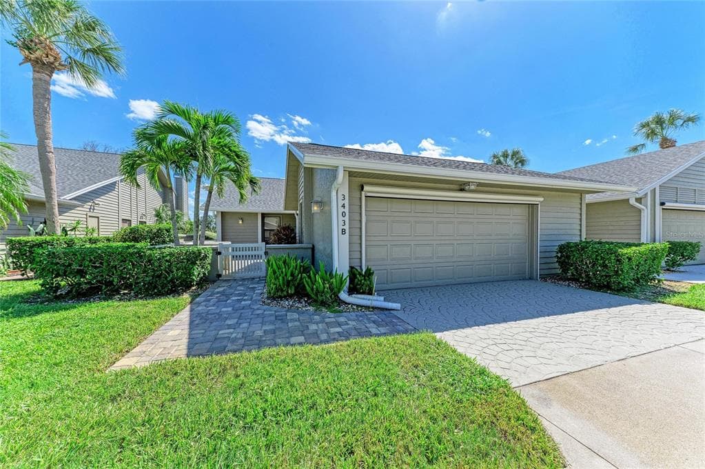 3403 AVENIDA MADERA UNIT B BRADENTON, FL 34210