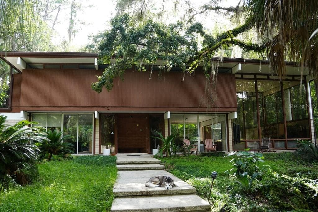 3105 SW 5TH COURT