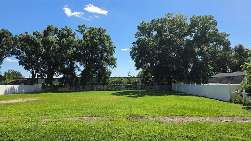 4040 W COMANCHE AVENUE TAMPA, FL 33614