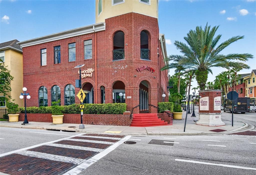 2010 E PALM AVENUE UNIT 15211 TAMPA, FL 33605